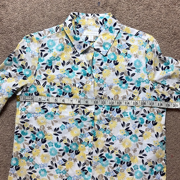Charter Club woman’s floral button up top. Two front pockets.  Sleeves roll up. - Picture 7 of 13